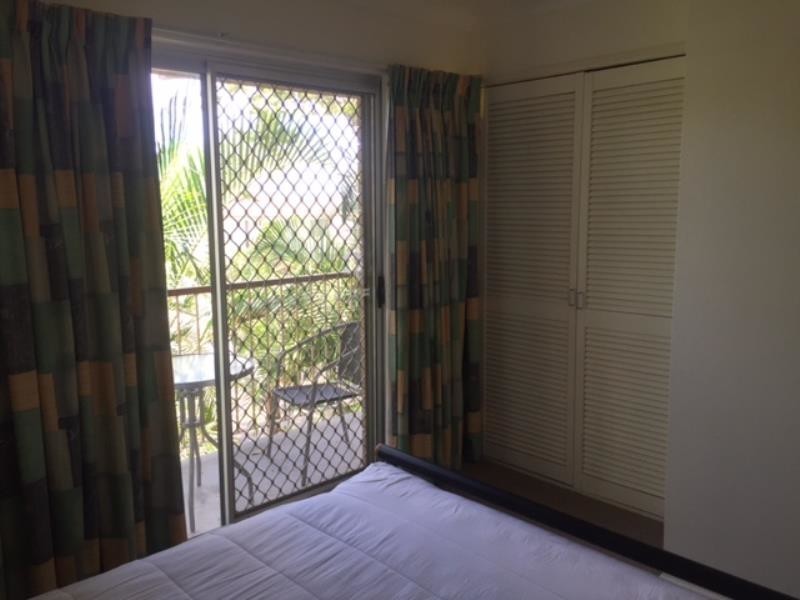 2/295 Bloxsom Street, Frenchville QLD 4701